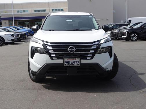 Everest White P 2024 Nissan Rogue S