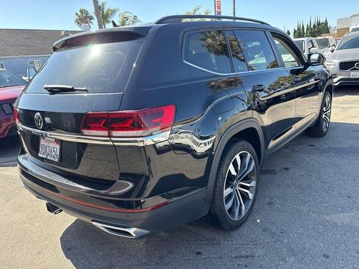 Deep Black Pearl Effect 2022 Volkswagen Atlas 3.6L SE w/Technology