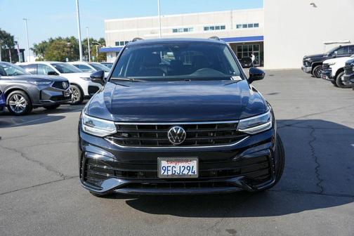 2024 Volkswagen Tiguan 2.0T SE R-Line Black