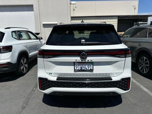 Opal White Pearl 2026 Volkswagen Tiguan 2.0T SE R-Line Black