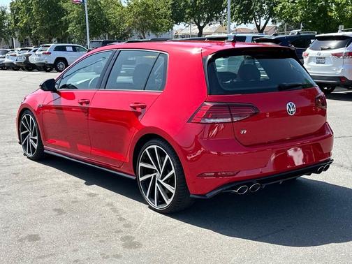 2018 Volkswagen Golf R 2.0T w/DCC & Navigation