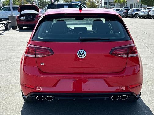 2018 Volkswagen Golf R 2.0T w/DCC & Navigation