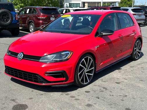 2018 Volkswagen Golf R 2.0T w/DCC & Navigation