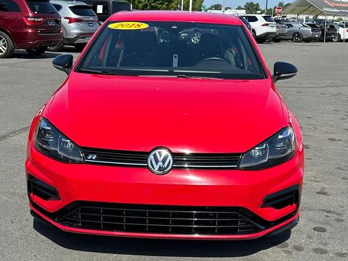 2018 Volkswagen Golf R 2.0T w/DCC & Navigation
