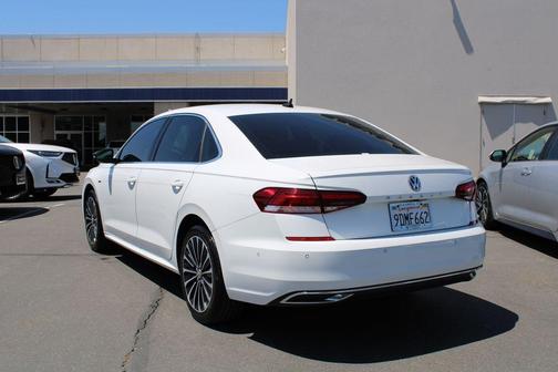 2022 Volkswagen Passat 2.0T Limited Edition