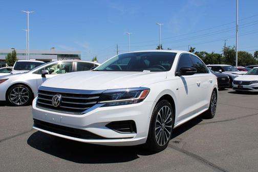 2022 Volkswagen Passat 2.0T Limited Edition