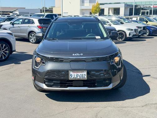 Graphite Gray 2024 Kia Niro EV Wind