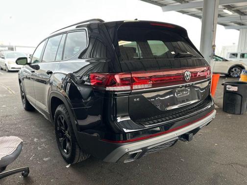 2024 Volkswagen Atlas 2.0T Peak Edition SE w/Technology