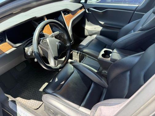 2018 Tesla Model S 75D