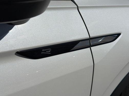 2022 Volkswagen Tiguan 2.0T SEL R-Line