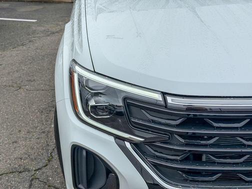 2026 Volkswagen Atlas Cross Sport 2.0T SE