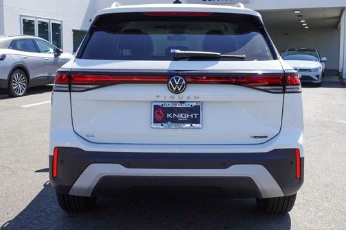 2025 Volkswagen Tiguan 2.0T SE
