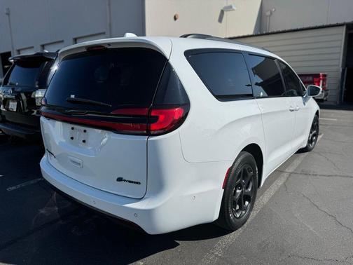 2021 Chrysler Pacifica Hybrid Limited