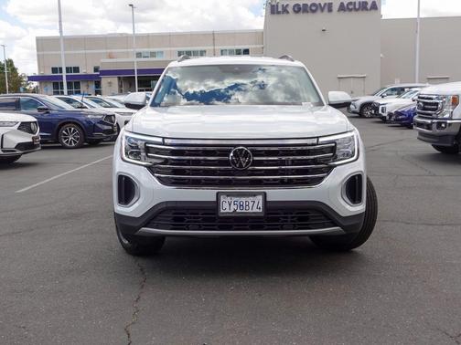Pure White 2025 Volkswagen Atlas 2.0T SE