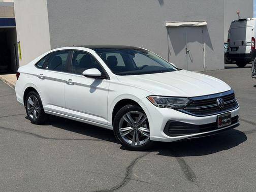 Opal White Pearl Effect 2024 Volkswagen Jetta 1.5T SE
