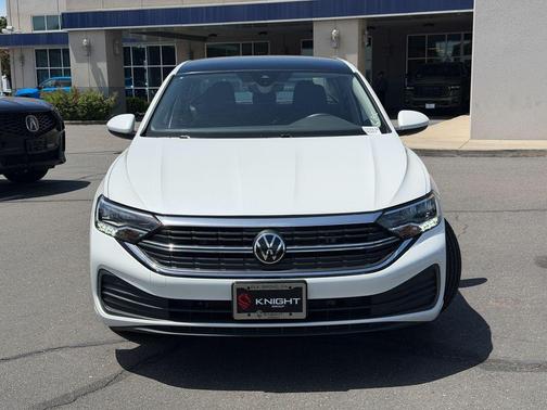 Opal White Pearl Effect 2024 Volkswagen Jetta 1.5T SE