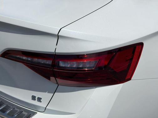 Opal White Pearl Effect 2024 Volkswagen Jetta 1.5T SE