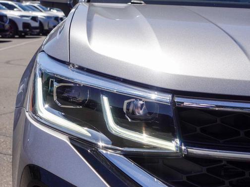 Pyrite Silver Metallic 2022 Volkswagen Taos 1.5T SEL