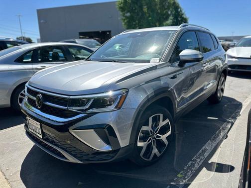 Pyrite Silver Metallic 2022 Volkswagen Taos 1.5T SEL