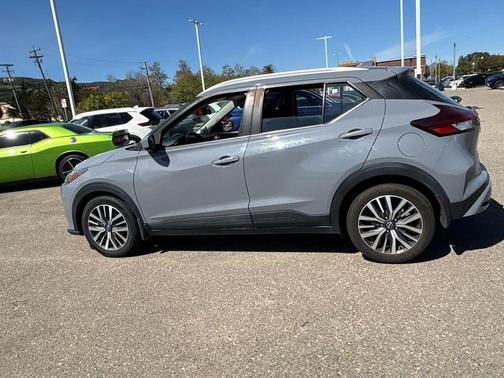 2022 Nissan Kicks SV