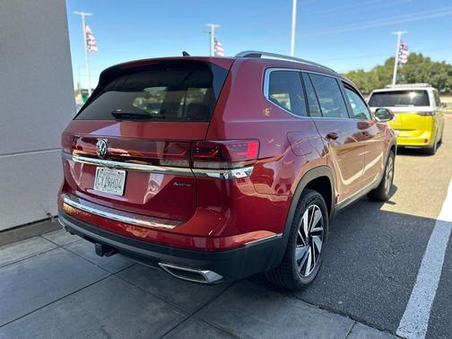 Aurora Red Metallic 2025 Volkswagen Atlas 2.0T SEL