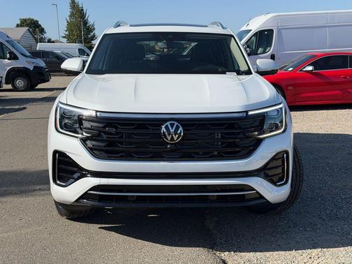 Opal White Pearl 2026 Volkswagen Atlas 2.0T SEL Premium R-Line