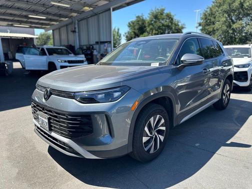 Platinum Gray Metallic 2026 Volkswagen Tiguan 2.0T S