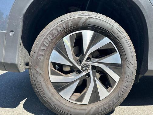 Platinum Gray Metallic 2026 Volkswagen Tiguan 2.0T S