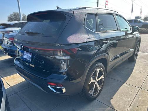 2025 Volkswagen Taos 1.5T SEL