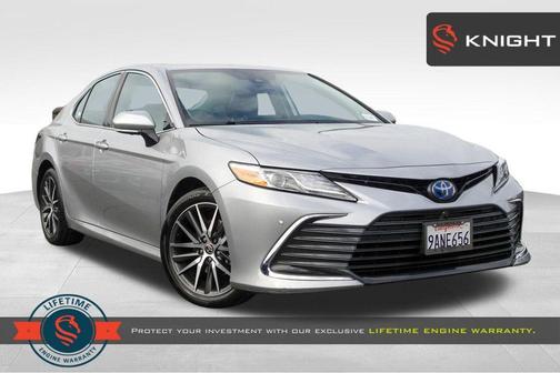 2022 Toyota Camry Hybrid XLE