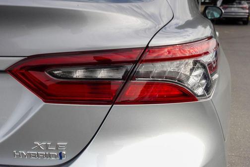 2022 Toyota Camry Hybrid XLE