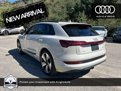 2022 Audi e-tron Premium Plus