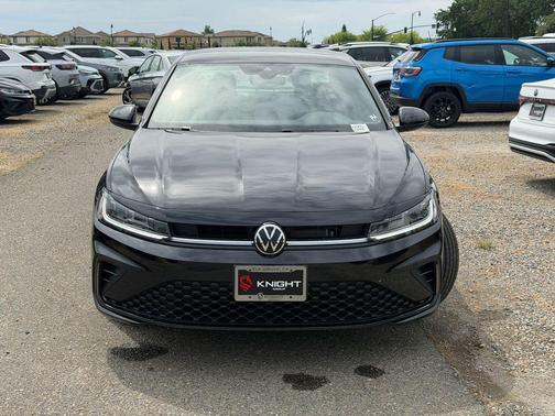 Deep Black Pearl 2026 Volkswagen Jetta 1.5T Sport
