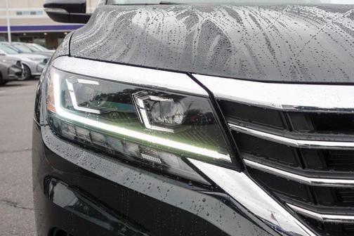 2022 Volkswagen Passat 2.0T Limited Edition