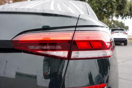 2022 Volkswagen Passat 2.0T Limited Edition