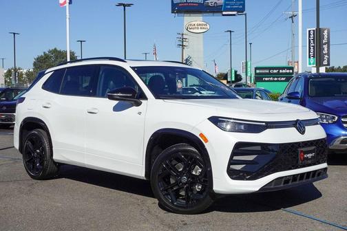 2026 Volkswagen Tiguan 2.0T SE R-Line Black