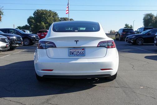 2021 Tesla Model 3 Standard Range Plus