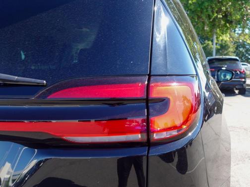 Diamond Black 2024 Chrysler Pacifica Hybrid Select