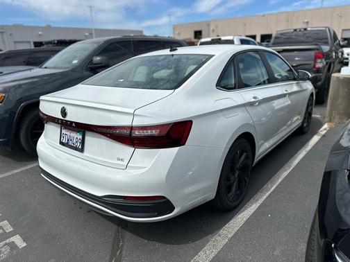 Opal White Pearl 2026 Volkswagen Jetta 1.5T SE