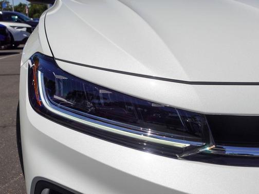 Opal White Pearl 2026 Volkswagen Jetta 1.5T SE