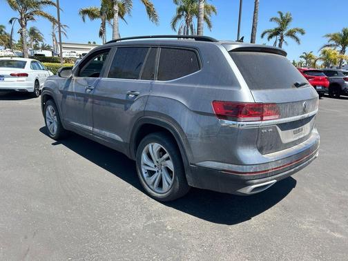Platinum Gray Metallic 2021 Volkswagen Atlas 3.6 V6 SE w/ Technology