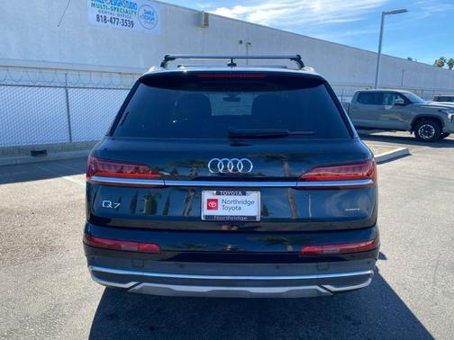 Mythos Black Metallic 2023 Audi Q7 55 Prestige