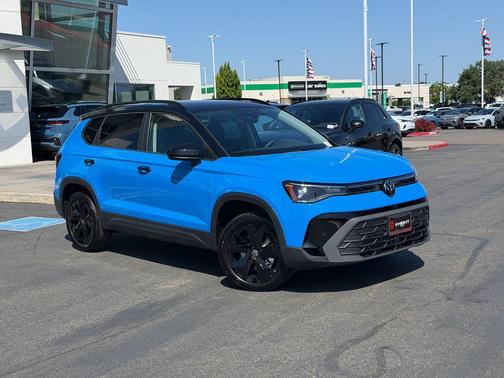 Cornflower Blue 2026 Volkswagen Taos 1.5T SE Black