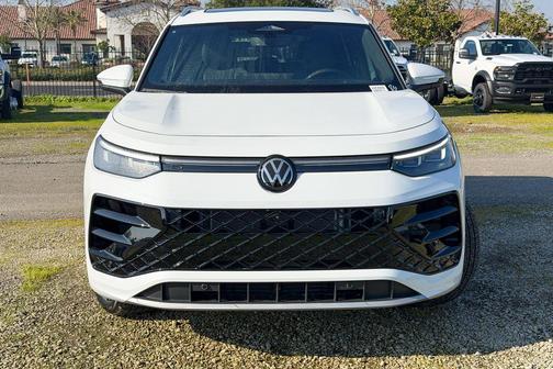 2026 Volkswagen Tiguan 2.0T SEL R-Line