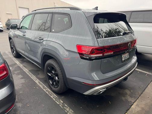 2025 Volkswagen Atlas 2.0T Peak Edition