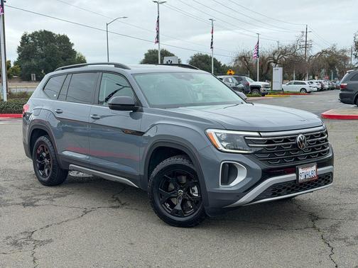 2025 Volkswagen Atlas 2.0T Peak Edition