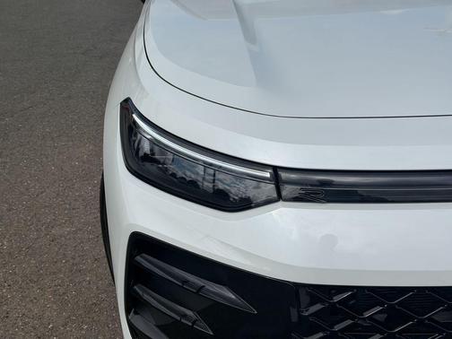 Opal White Pearl 2026 Volkswagen Tiguan 2.0T SE R-Line Black