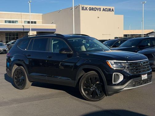 Deep Black Pearl Effect 2026 Volkswagen Atlas 2.0T SE w/Technology