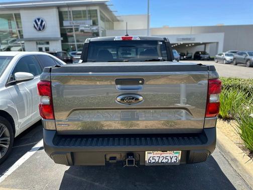 Gray Metallic 2024 Ford Maverick Lariat