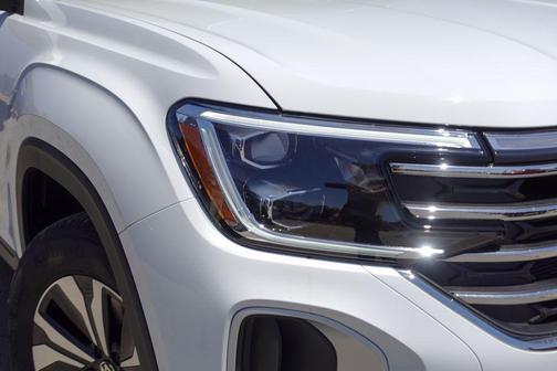 2025 Volkswagen Atlas 2.0T SE